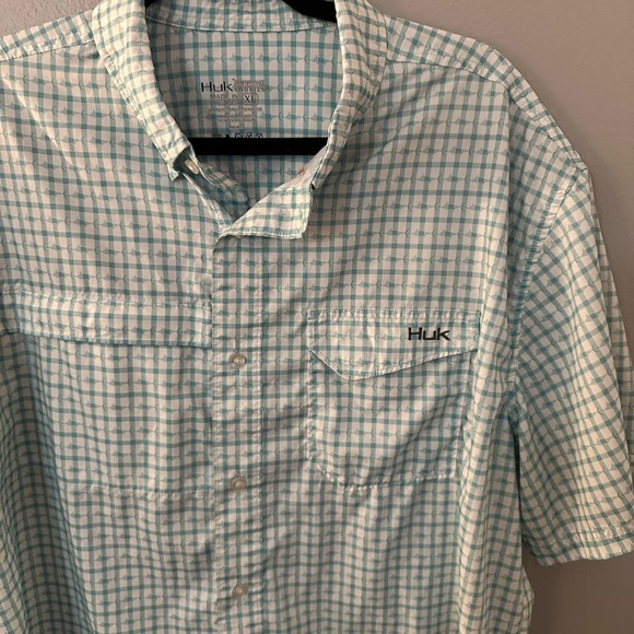 HUK Men's Short Sleeve Fishing Button Down Shirt - Picture 4 of 6